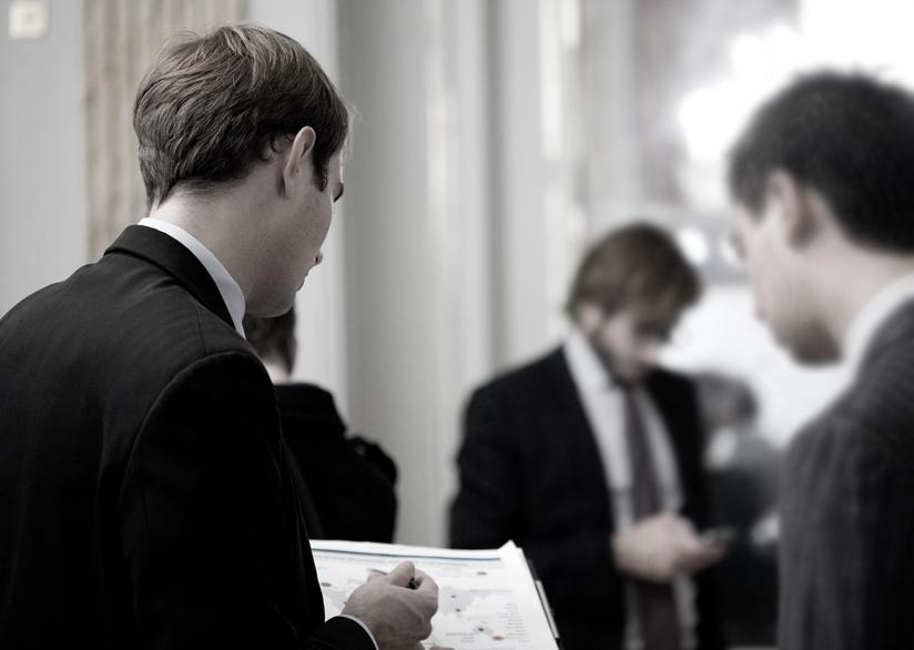 étudiants aux forum entreprises de Sciences Po