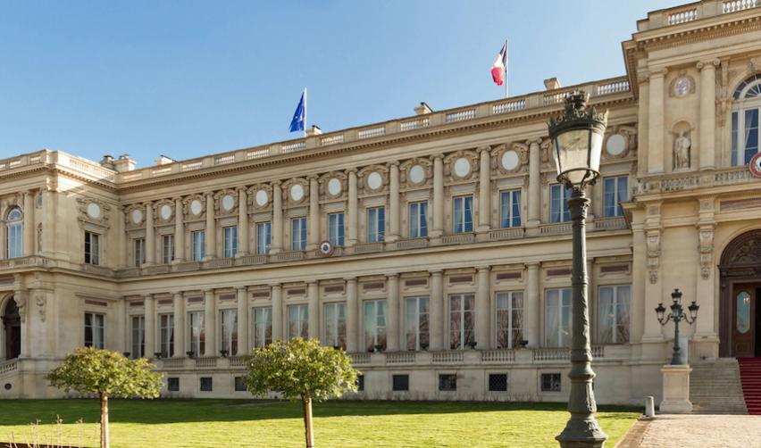 e ministère des affaires étrangères @Petr Kovalenkov/Shutterstock